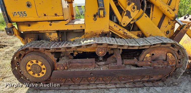 image for item DQ0184 1975 John Deere 555  track loader