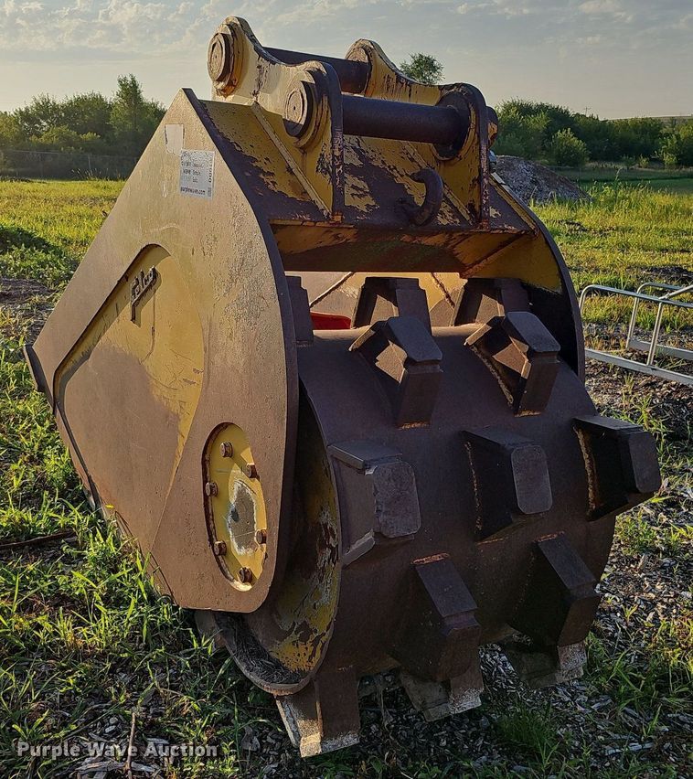 image for item DQ0190 Felco CRW 220  excavator compaction bucket