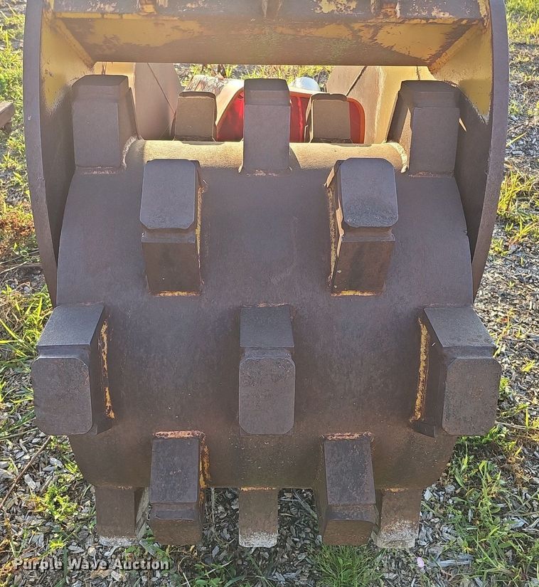 image for item DQ0190 Felco CRW 220  excavator compaction bucket