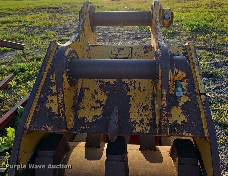 image for item DQ0190 Felco CRW 220  excavator compaction bucket