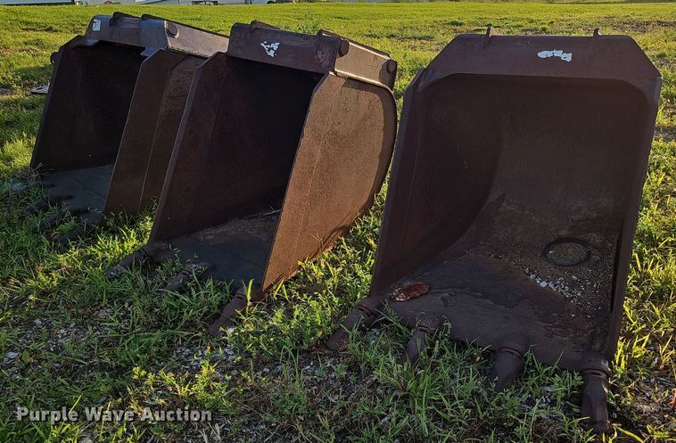 image for item DQ0191 (3) excavator buckets