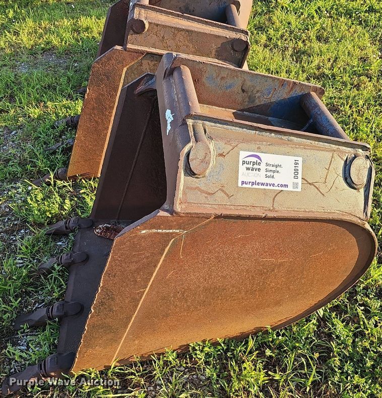 image for item DQ0191 (3) excavator buckets