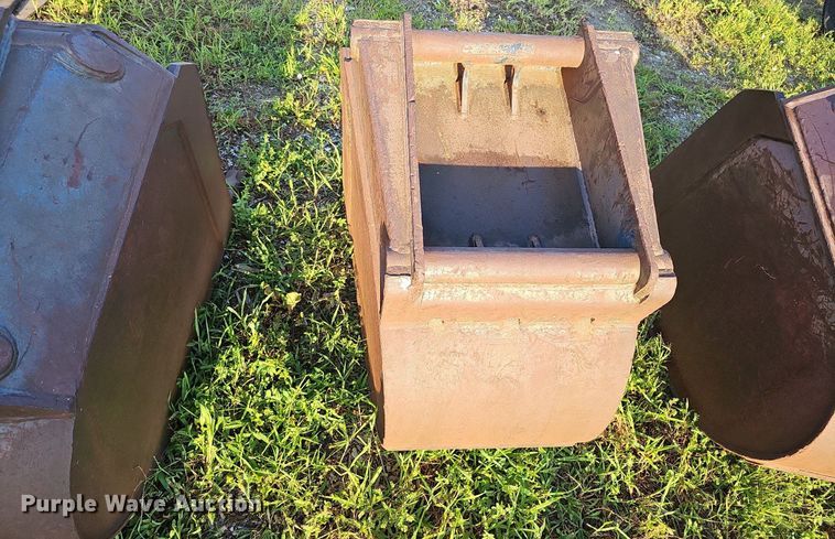 image for item DQ0191 (3) excavator buckets