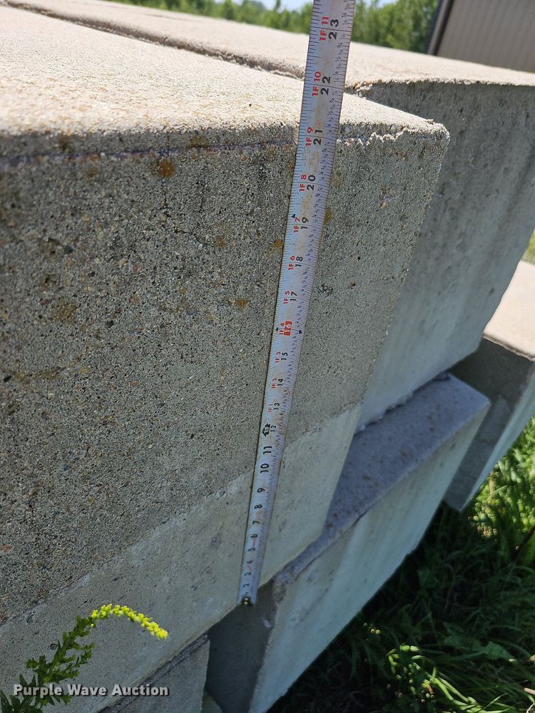 image for item DQ0198 Approximately 10 concrete blocks