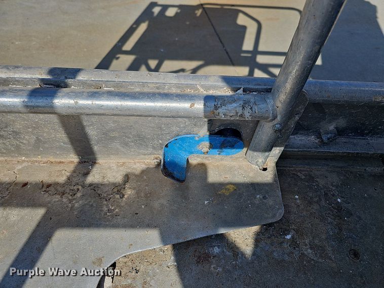 image for item DQ0258 2011 Genie GR-20  vertical lift