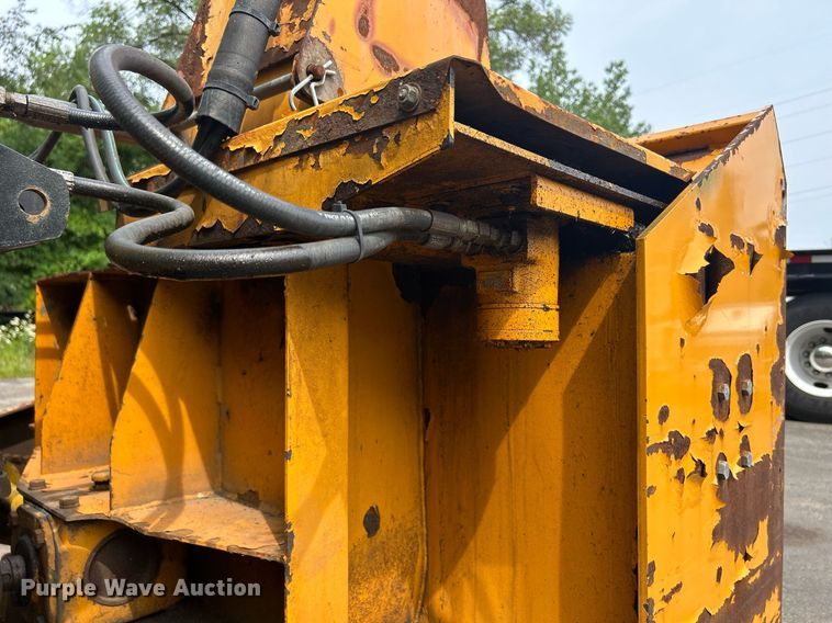 image for item DQ0876 Trackless Vehicles Ltd. MT5T  tool carrier