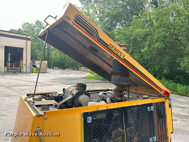 image for item DQ0876 Trackless Vehicles Ltd. MT5T  tool carrier