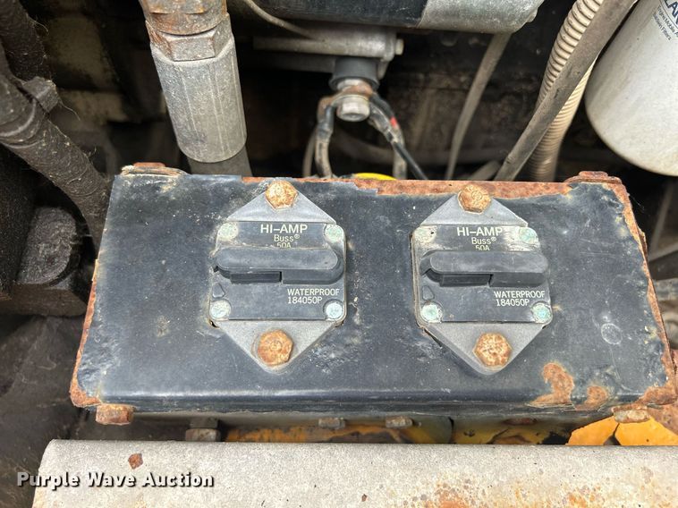 image for item DQ0876 Trackless Vehicles Ltd. MT5T  tool carrier