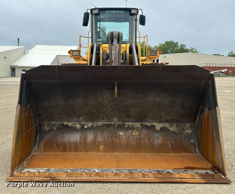 image for item DQ0889 1999 Volvo L150C  wheel loader