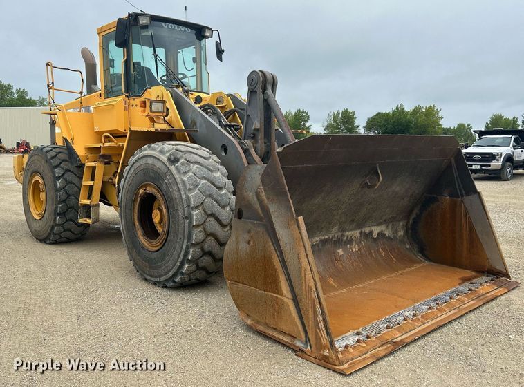 image for item DQ0889 1999 Volvo L150C  wheel loader