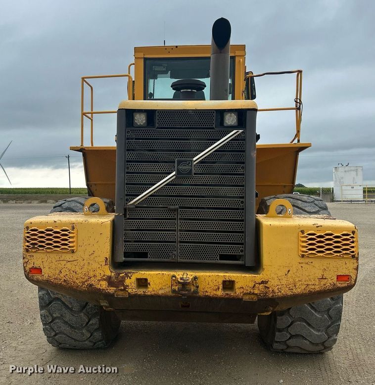 image for item DQ0889 1999 Volvo L150C  wheel loader