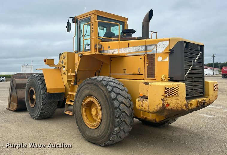 image for item DQ0889 1999 Volvo L150C  wheel loader