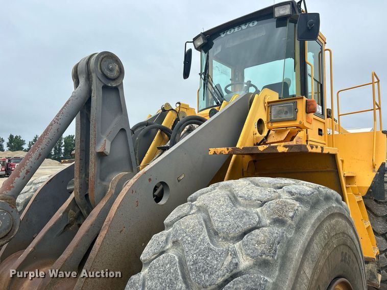 image for item DQ0889 1999 Volvo L150C  wheel loader