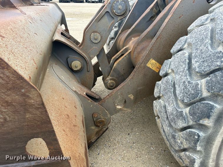 image for item DQ0889 1999 Volvo L150C  wheel loader