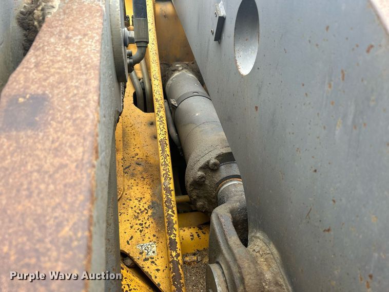 image for item DQ0889 1999 Volvo L150C  wheel loader