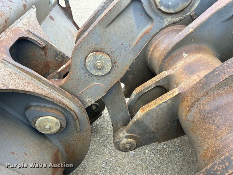 image for item DQ0889 1999 Volvo L150C  wheel loader