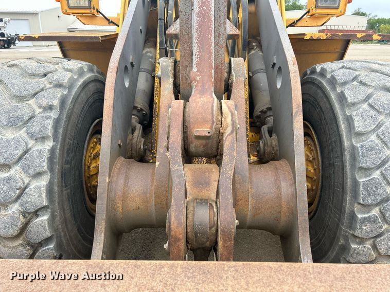 image for item DQ0889 1999 Volvo L150C  wheel loader