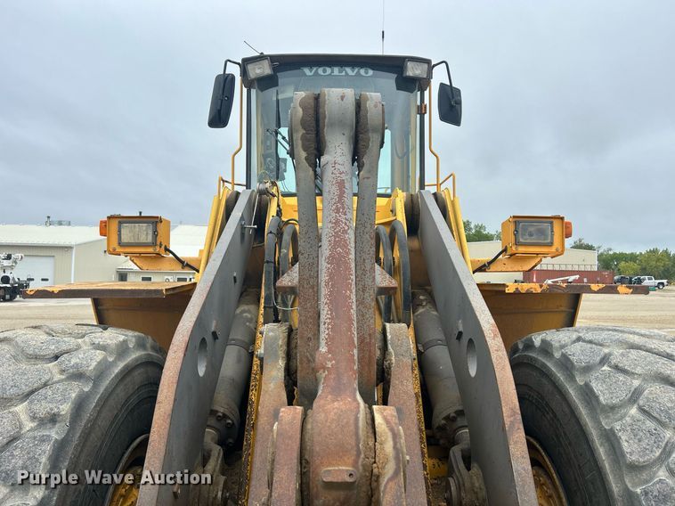 image for item DQ0889 1999 Volvo L150C  wheel loader