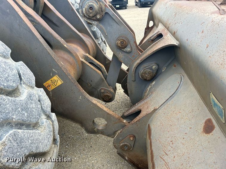 image for item DQ0889 1999 Volvo L150C  wheel loader