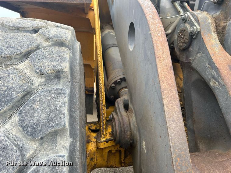image for item DQ0889 1999 Volvo L150C  wheel loader