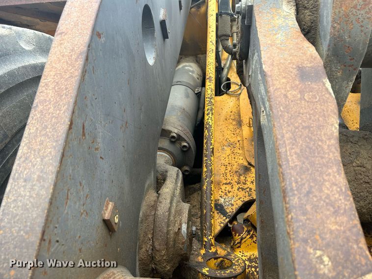 image for item DQ0889 1999 Volvo L150C  wheel loader