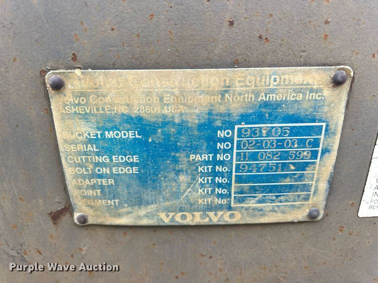 image for item DQ0889 1999 Volvo L150C  wheel loader