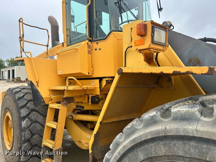image for item DQ0889 1999 Volvo L150C  wheel loader