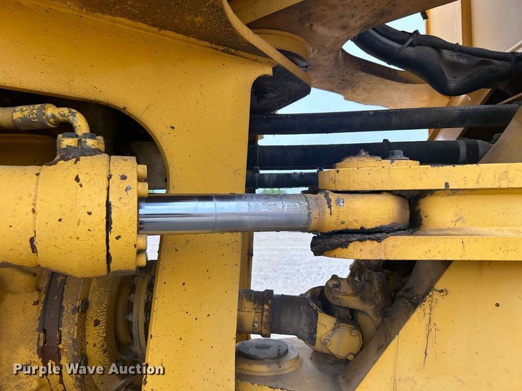 image for item DQ0889 1999 Volvo L150C  wheel loader