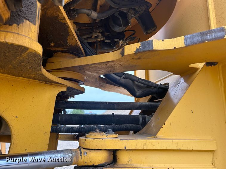 image for item DQ0889 1999 Volvo L150C  wheel loader