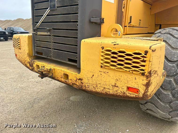 image for item DQ0889 1999 Volvo L150C  wheel loader