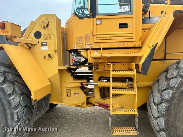 image for item DQ0889 1999 Volvo L150C  wheel loader