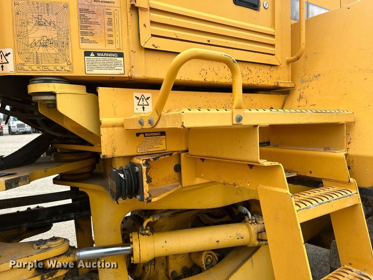 image for item DQ0889 1999 Volvo L150C  wheel loader