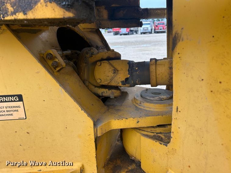 image for item DQ0889 1999 Volvo L150C  wheel loader
