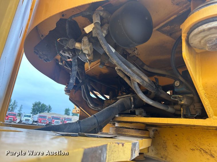 image for item DQ0889 1999 Volvo L150C  wheel loader