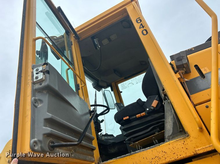 image for item DQ0889 1999 Volvo L150C  wheel loader