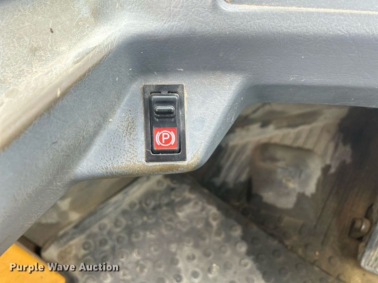 image for item DQ0889 1999 Volvo L150C  wheel loader