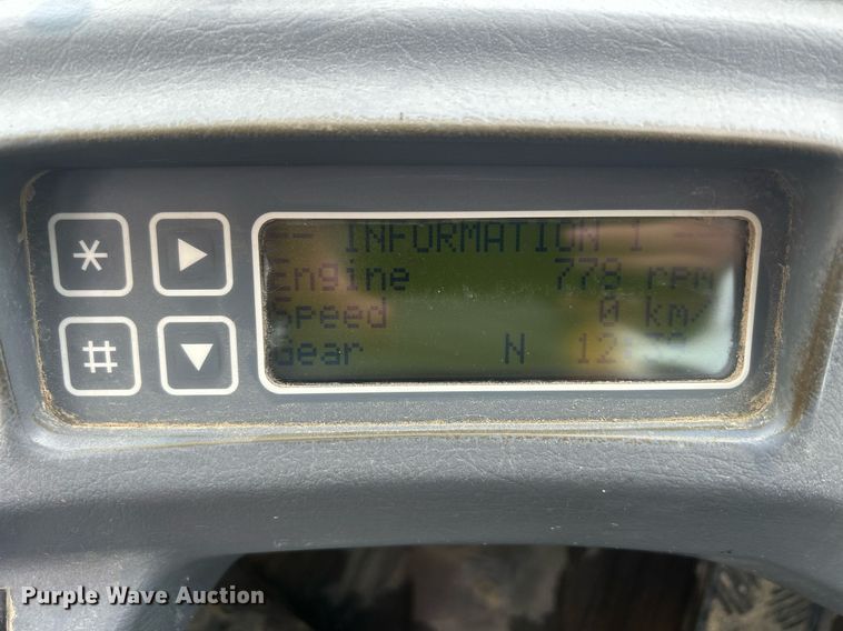 image for item DQ0889 1999 Volvo L150C  wheel loader