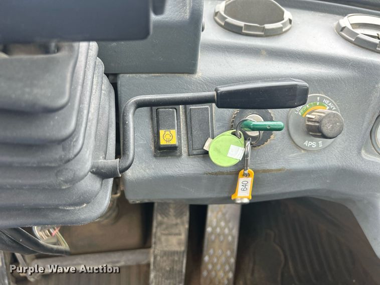 image for item DQ0889 1999 Volvo L150C  wheel loader