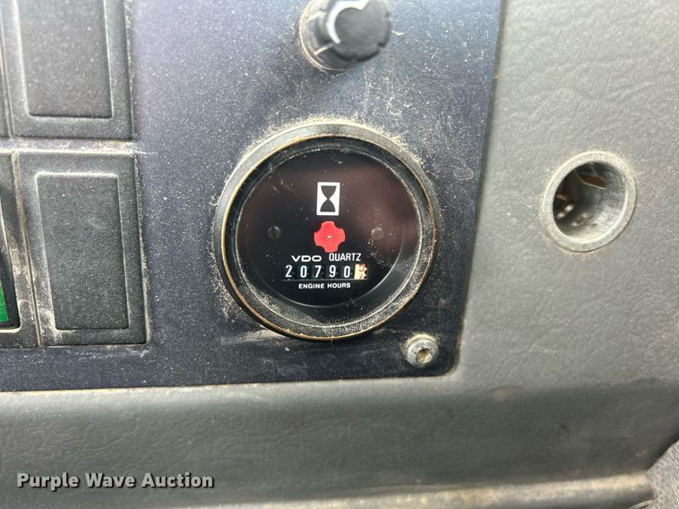 image for item DQ0889 1999 Volvo L150C  wheel loader