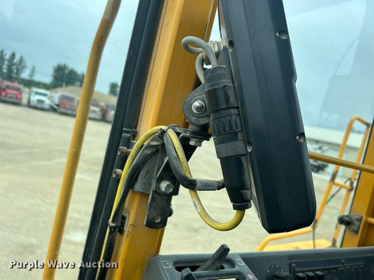 image for item DQ0889 1999 Volvo L150C  wheel loader