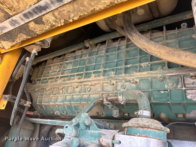 image for item DQ0889 1999 Volvo L150C  wheel loader