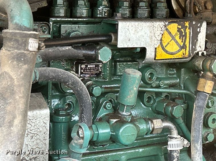 image for item DQ0889 1999 Volvo L150C  wheel loader