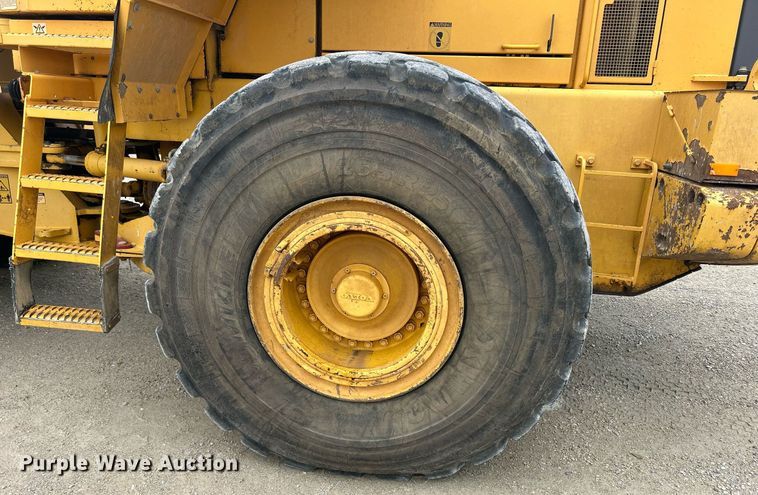 image for item DQ0889 1999 Volvo L150C  wheel loader