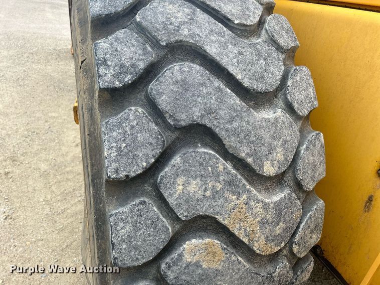 image for item DQ0889 1999 Volvo L150C  wheel loader