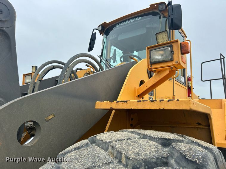 image for item DQ0890 2007 Volvo L180E  wheel loader