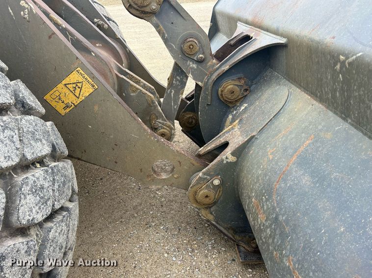 image for item DQ0890 2007 Volvo L180E  wheel loader