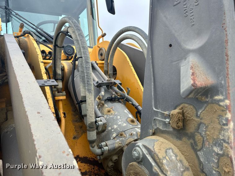 image for item DQ0890 2007 Volvo L180E  wheel loader