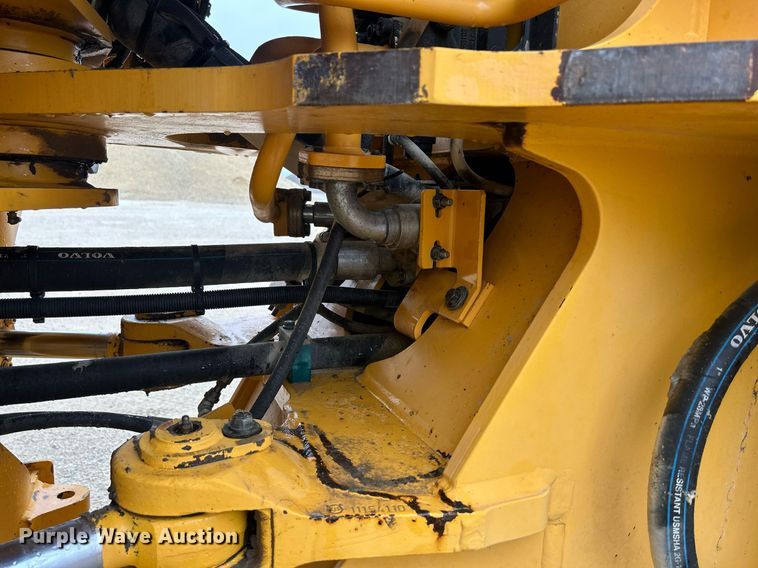 image for item DQ0890 2007 Volvo L180E  wheel loader