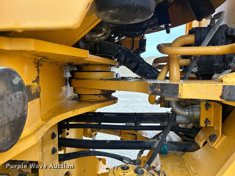 image for item DQ0890 2007 Volvo L180E  wheel loader