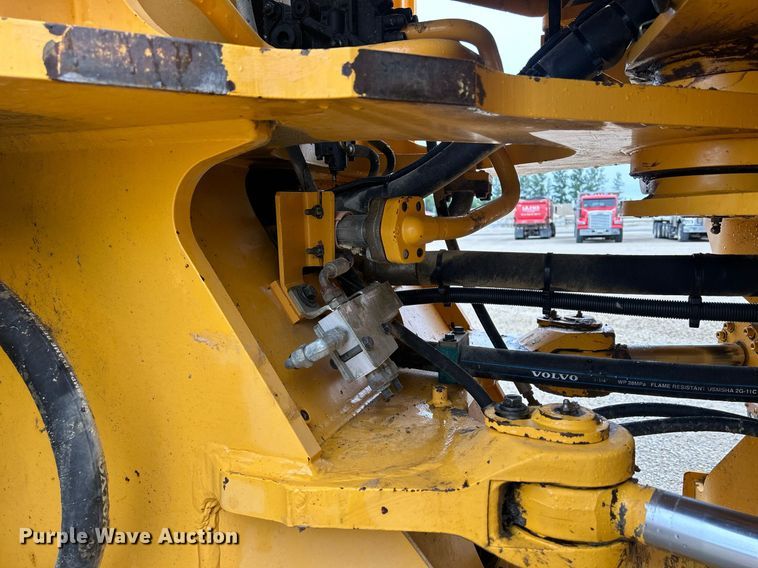 image for item DQ0890 2007 Volvo L180E  wheel loader